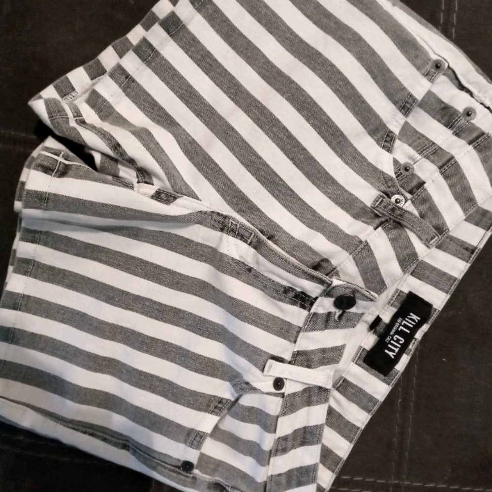 Kill City Circus shorts striped 28 nwot